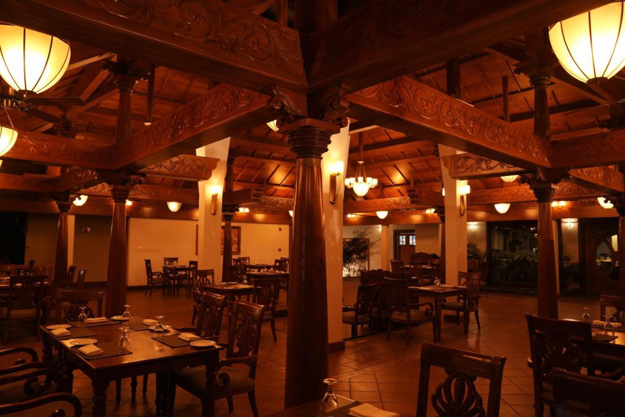 Gokulam Grand Resort & Spa, Kumarakom Exterior foto